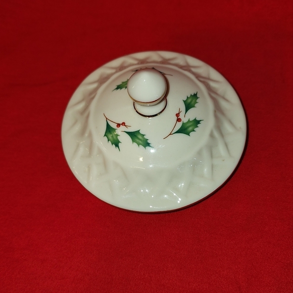 Lenox Holiday Gold-Banded Carved Teapot - Picture 3 of 11